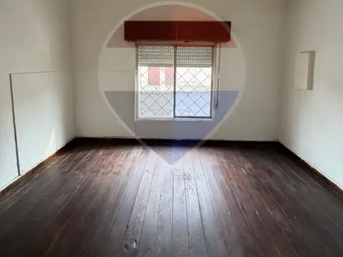 Depto Tipo Casa 6 ambientes con 1 baño