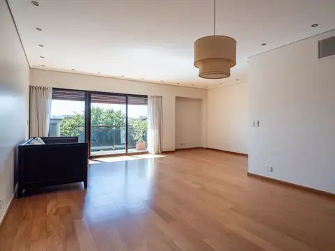 Departamento 4 ambientes con 3 baños