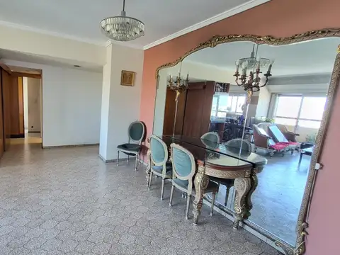 Departamento en Venta en Parque Chacabuco, USD 215.000