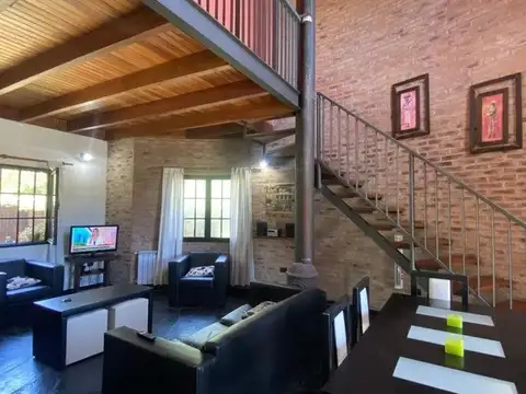 Casa 5 ambientes con 2 baños