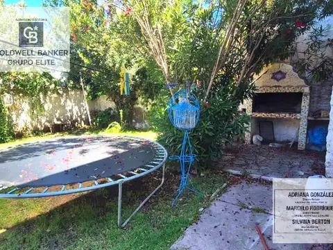 Casa 7 ambientes con 1 baño