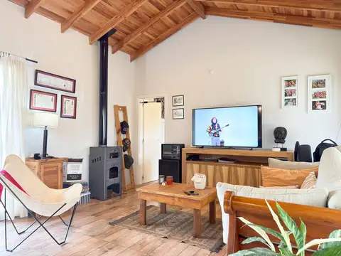 CASA 2 DORMITORIOS VENTA TANDIL CON PILETA