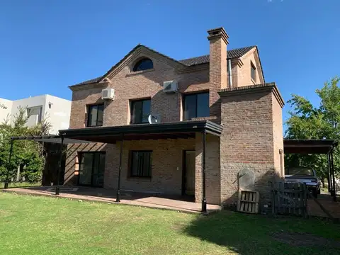 Alquiler casa a laguna Las Glorietas, Nordelta