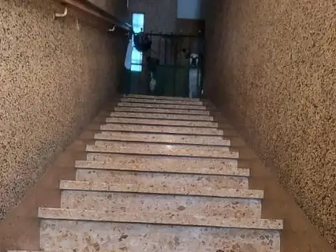 Depto Tipo Casa en Venta de 5 ambientes