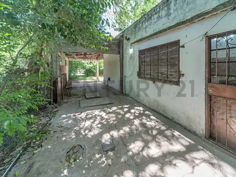 Casa 5 ambientes con 1 baño