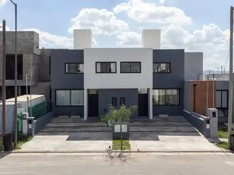 DUPLEX EN VENTA MANANTIALES ll-QUEBRADAS 3 DOR 3 BAÑOS