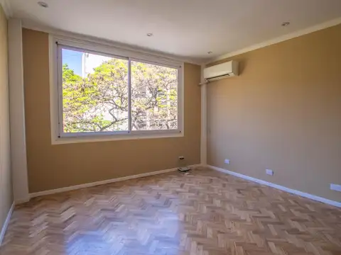 Venta con renta I Reciclado a nuevo, luminoso, vista abierta
