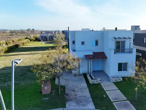 Casa Monoambiente con 4 baños