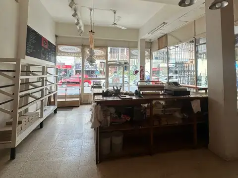 LOCALES - A LA CALLE - CORRIENTES