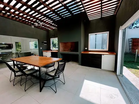 Casa en Venta en Guernica, USD 190.000