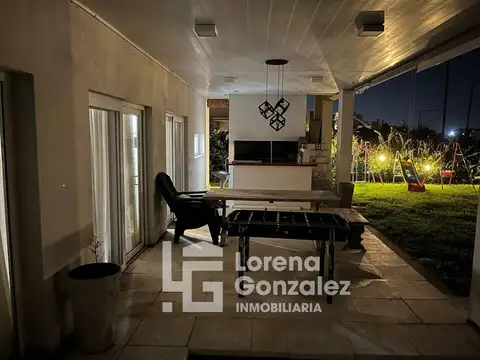 Av De Los Lagos