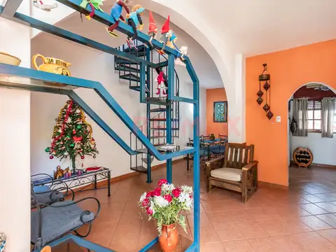 Casa 4 amb. en San Andres con Jardin - LOTE PROPIO