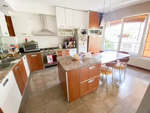 Departamento 4 ambientes con 2 baños