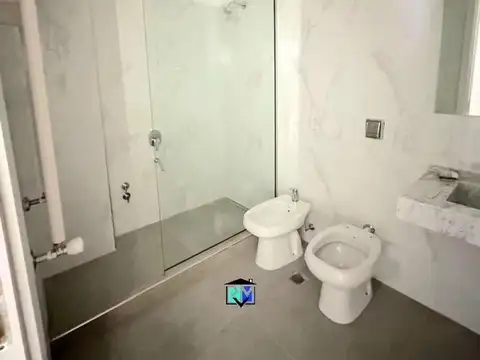 Departamento en Alquiler con 4 cocheras