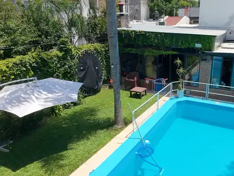 Casa en venta de 3 dormitorios con pileta y quincho