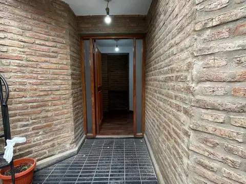Oficina/salón en alquiler! Frente al Paseo de Jockey!