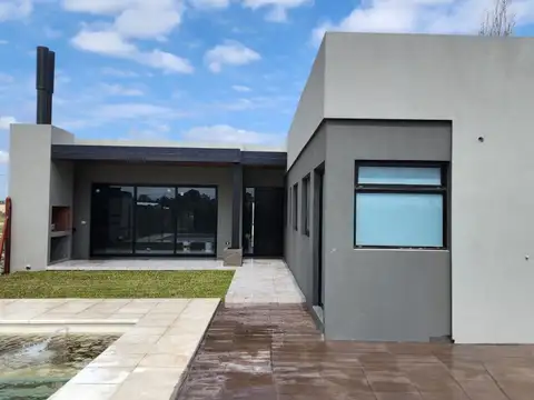 Casa en Venta con 1 cochera