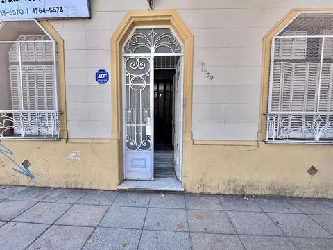 Avenida 25 de Mayo al 1700,  San Martin Centro