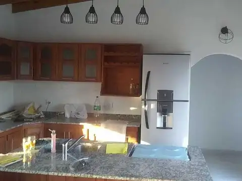 Casa 5 ambientes con 3 baños