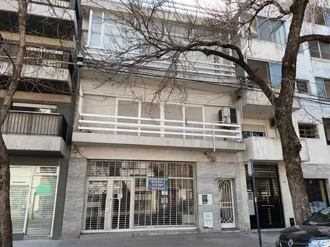 Local en Alquiler 40 años