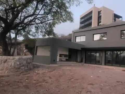 Casa en Venta en La Calera, USD 480.000