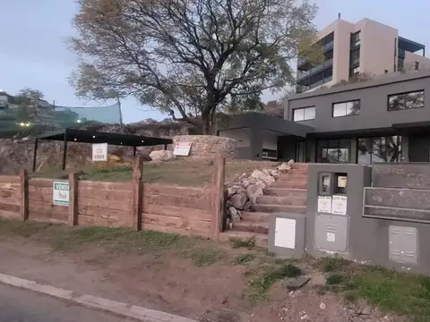 Casa 7 ambientes con 2 baños