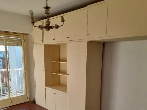 MONOAMBIENTE CON BALCON AL FRENTE MUY LUMINOSO