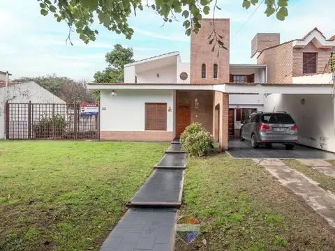 VENTA CASA 5DORM  PILETA MARQUES DE SOBREMONTE CBA