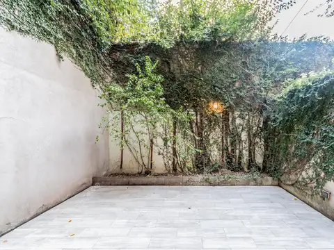 Depto Tipo Casa en Venta al Este