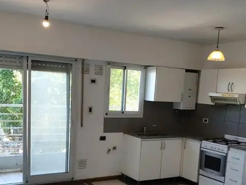 VENTA - DEPARTAMENTO 2 DORMITORIOS CON BALCÓN - ESPAÑA Y HOSPITALES