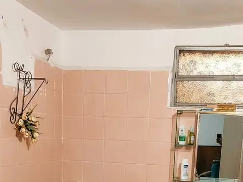 Casa 5 ambientes con 1 baño