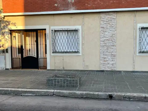Paunero 1000, Piso pb