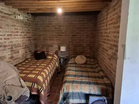 Casa quinta con quincho y pileta. San Vicente