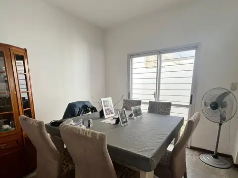 Casa 5 ambientes con 2 baños