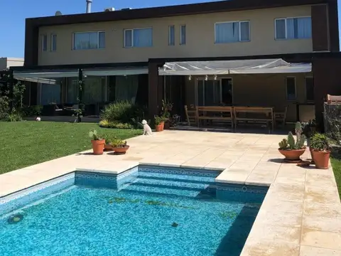 Gran casa en alquiler anual barrio Haras santa Maria escobar