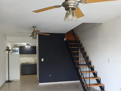 se alquila hermoso dto tipo duplex , muy amplio y comodo, a 1 cuadra de AV Rivadavia