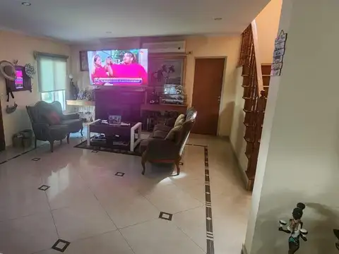 Casa 5 amb 280 m² Edificados en lote de 800 m² - Quintas Del Sol - Ezeiza