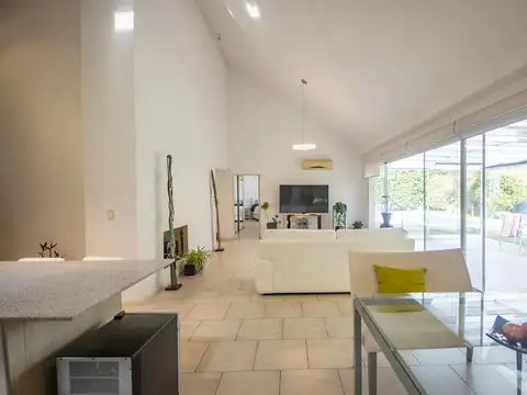 Los Fresnos y Congreve, Belén de Escobar. Barrio El Aromo