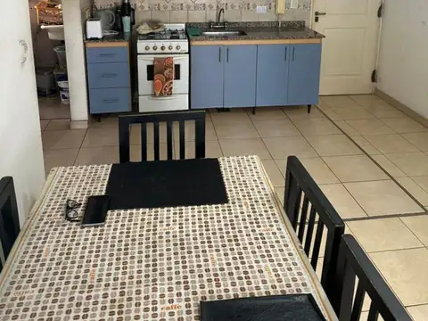 Casa 2 ambientes con 1 baño