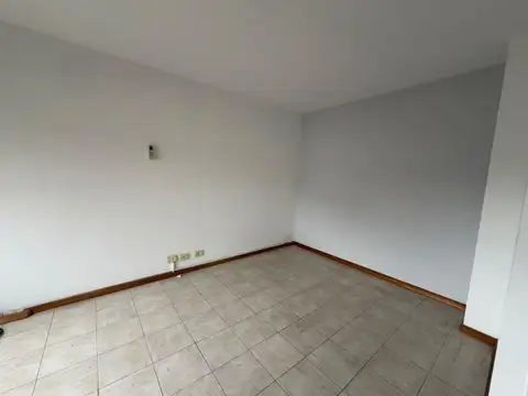 Oficina 2 ambientes con 1 baño