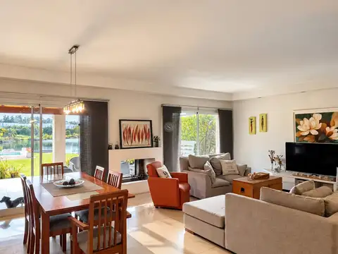 Casa 7 ambientes con 3 baños