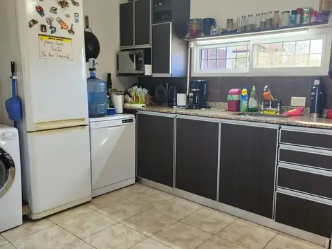 Casa 3 ambientes con 2 baños