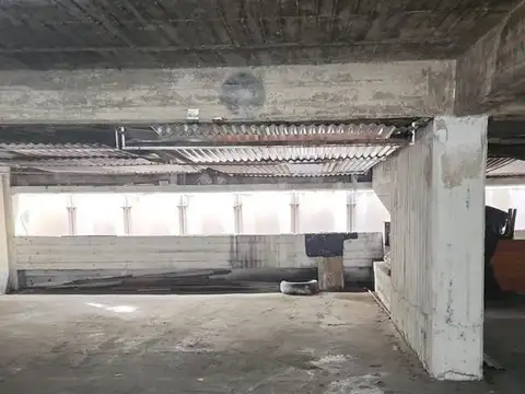 Cochera en venta Urquiza 1900