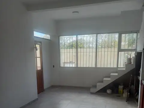 Depto Tipo Casa 3 ambientes con 1 baño