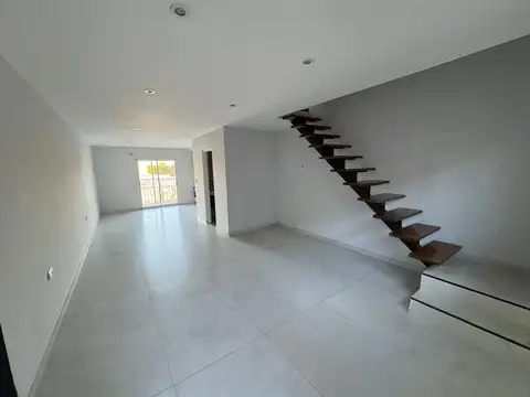 Departamento en Alquiler en Rafael Calzada, $ 650.000