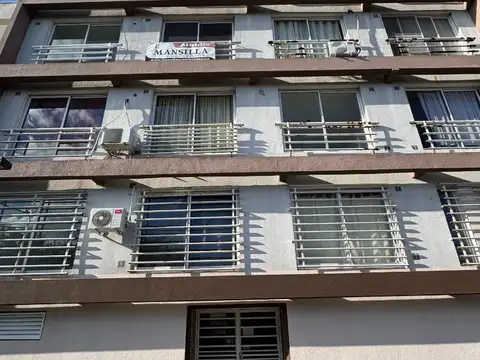 Roma 2400, Piso 1°