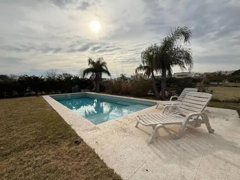 VENTA CASA 4 AMB C/PISCINA SANTA ELENA PILAR
