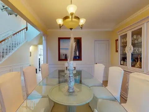 Casa 5 ambientes con 3 baños