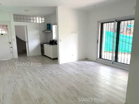 Depto Tipo Casa en Alquiler de 3 ambientes