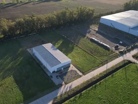 VENDE O ALQUILA nave industrial en polo Industrial Ezeiza